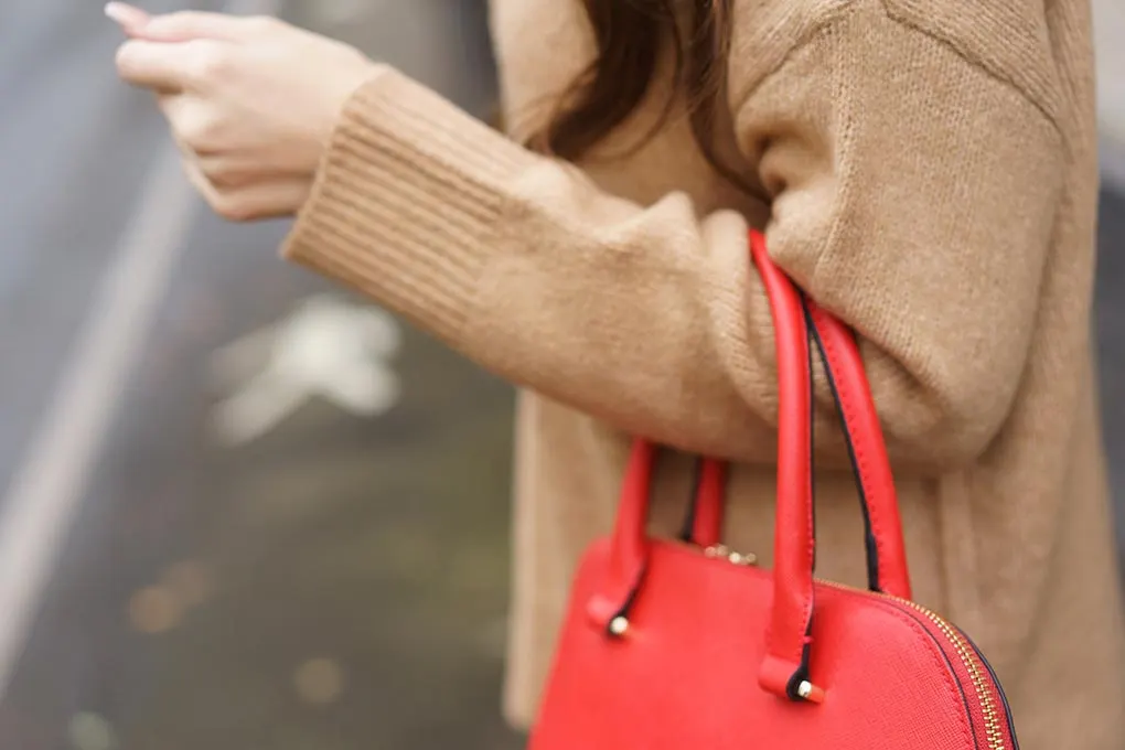 Guía de tendencias - Bolsos rojos y cómo combinarlos