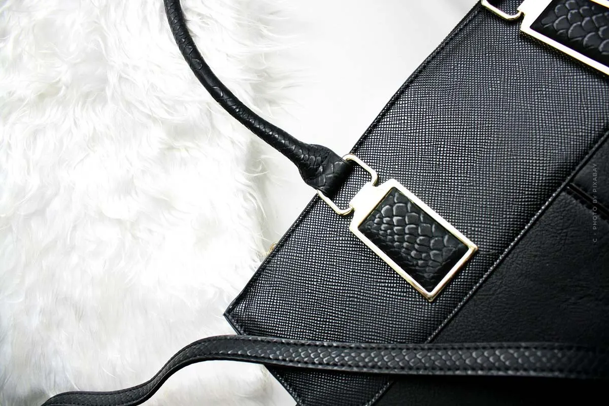 Bolsos Bottega Veneta: Tejido Intrecciato, piel de napa y detalles de cadena