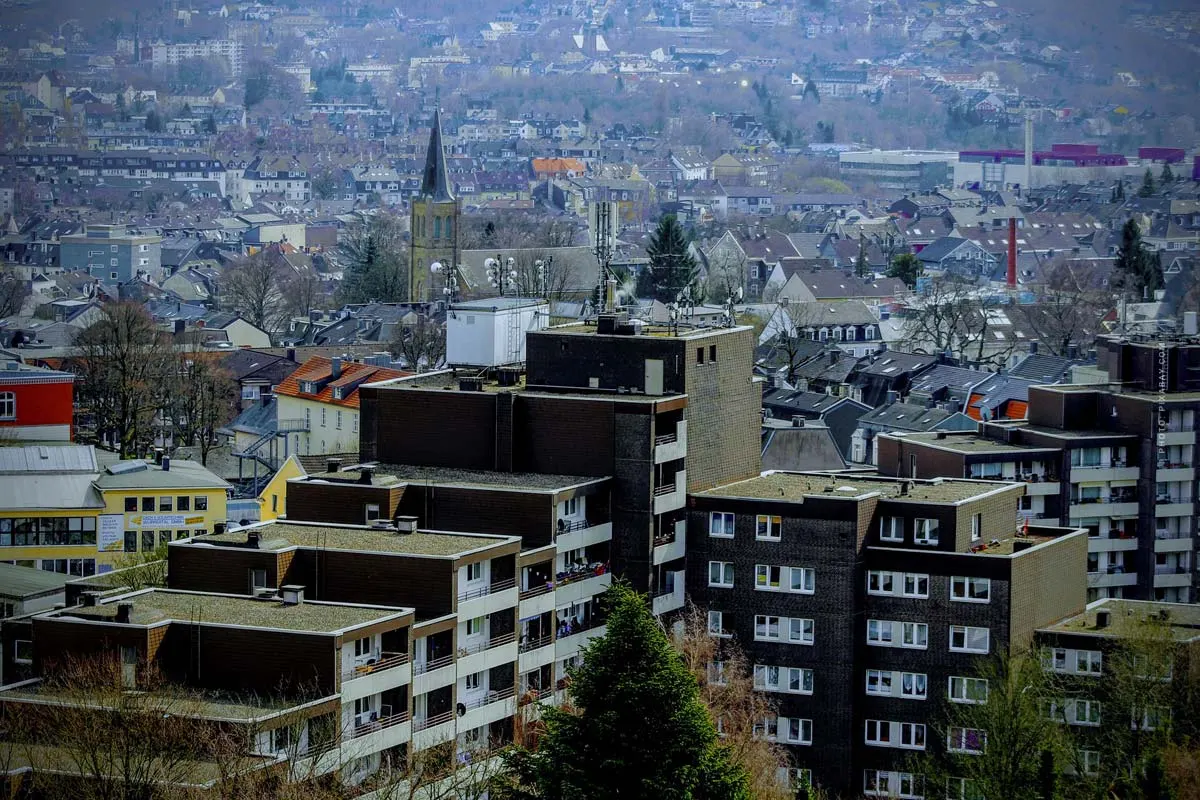 Alquilar, comprar, vivir en Wuppertal: condominio o casa familiar - Entrevista a un agente inmobiliario