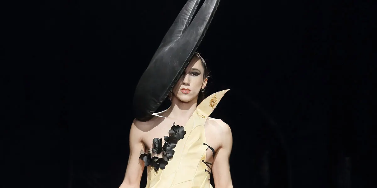 Glück Clothes x Berlin Fashion Week 2024: Fantasía de moda surrealista