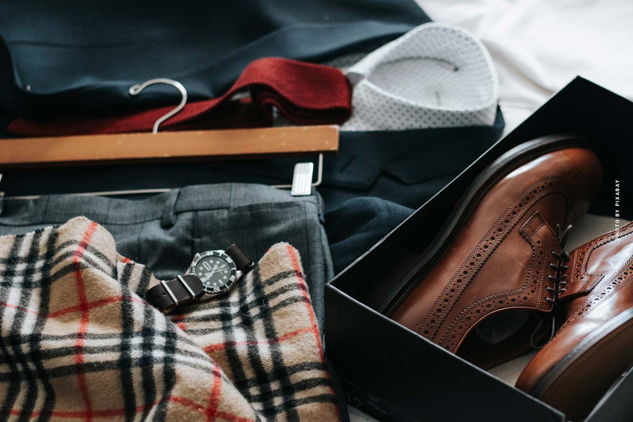 Inversión de capital en moda de diseño: zapatos, chaquetas y bolsas caras
